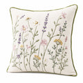 Coussin carré 45 x 45 cm en tissu écru brodé floral style champêtre